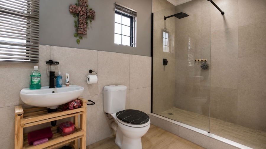 3 Bedroom Property for Sale in Safari Gardens North West
